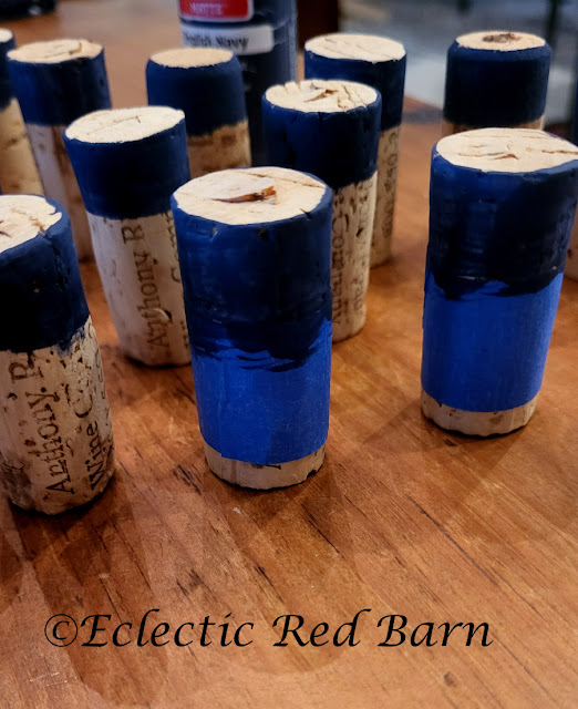 Cork patriotic Tree Garland. Share NOW. #garland #eclecticredbarn #corks #patriotic #decor